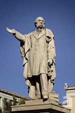 A photo of a Statue of William Edward Gladstone, in Athens, Greece, by sculptor Georgios Vitalis (© Ηλίας Γεωργουλέας, CC0)