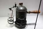 Lister's carbolic steam spray apparatus, Hunterian Museum, Glasgow (© Stephencdickson, CC BY-SA 4.0)