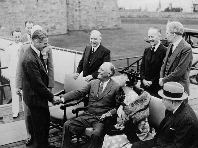 Eden with Mackenzie King and Winston Churchill meeting Franklin D. Roosevelt at the Quebec Conference in 1943.