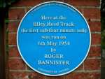 Blue plaque at Oxford University's Iffley Road Track, recording the first sub-4-minute mile run by Roger Bannister on 6 May 1954 (©Jonathan Bowen, CC BY-SA 3.0)