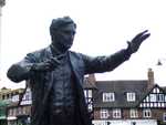 Statue of Vaughan Williams by William Fawke, outside Dorking Halls (© Leo Leibovici, CC BY 2.0)