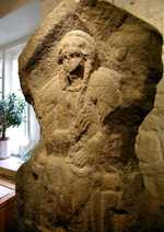 Gritstone bas-relief of Romano-British woman (© Linda Spashett, CC BY 3.0)